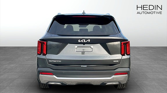 Kia Sorento 5 of 12