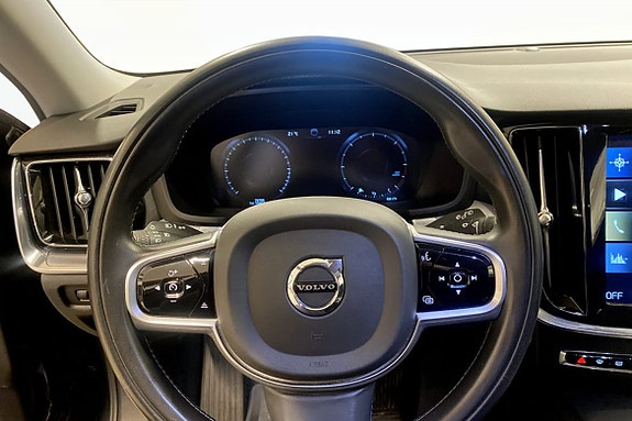 Volvo V60 8 of 12