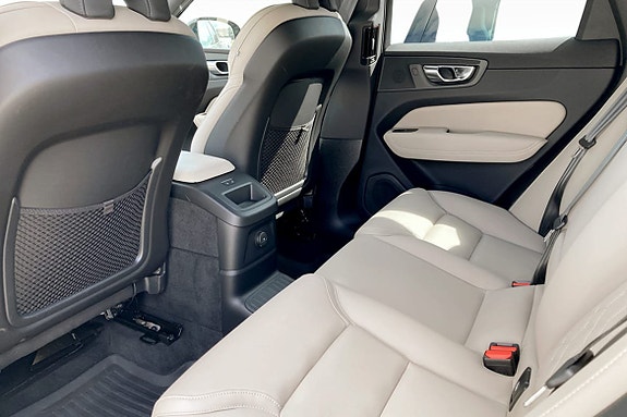 Volvo XC60 9 of 12
