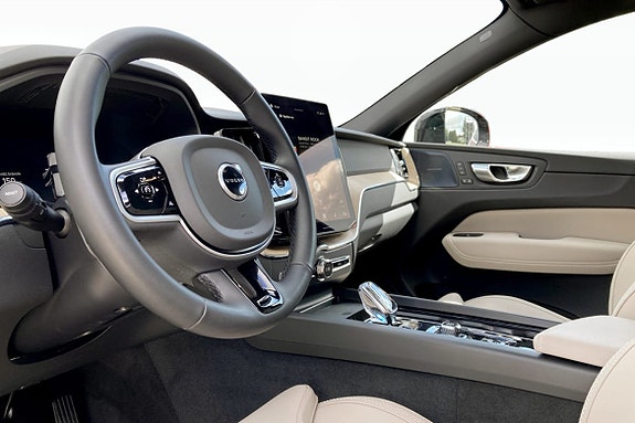 Volvo XC60 6 of 12