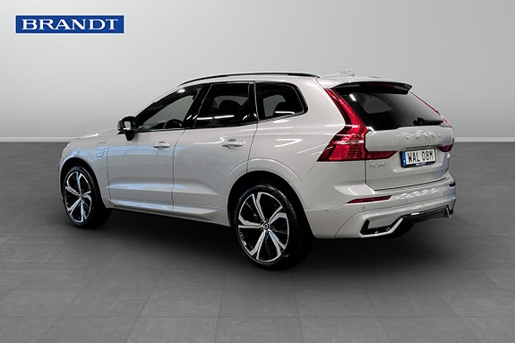 Volvo XC60 2 of 10