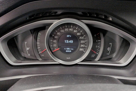Volvo V40 Cross Country 8 of 10