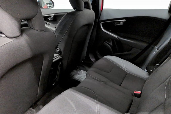 Volvo V40 Cross Country 9 of 10