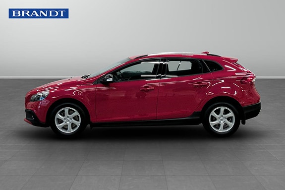 Volvo V40 Cross Country 3 of 10