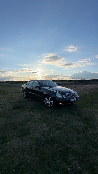 Mercedes-Benz E350 3 of 7