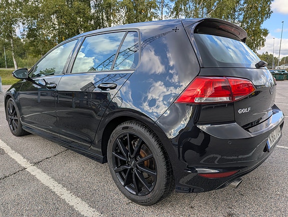 Volkswagen Golf VII 2 of 17