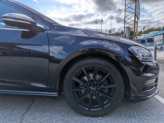 Volkswagen Golf VII 8 of 17
