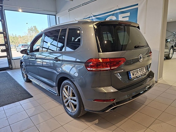 Volkswagen Touran 3 of 15