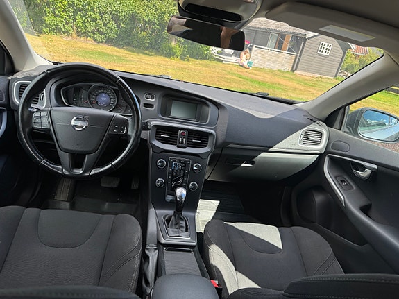 Volvo V40 5 of 5