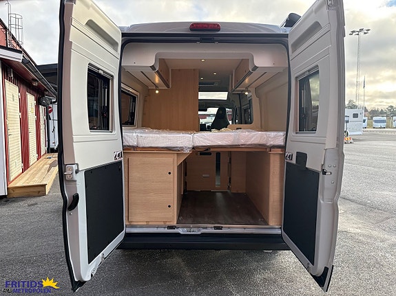 Sunlight Cliff 602 X Adventure Dieselvärme-Skyroof-Variobadrum 6 of 17