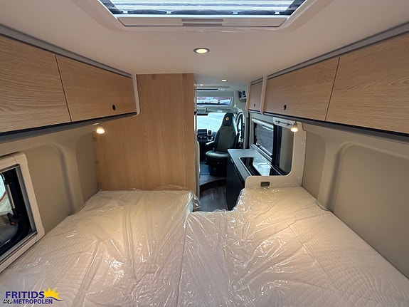 Sunlight Cliff 602 X Adventure Dieselvärme-Skyroof-Variobadrum 12 of 17