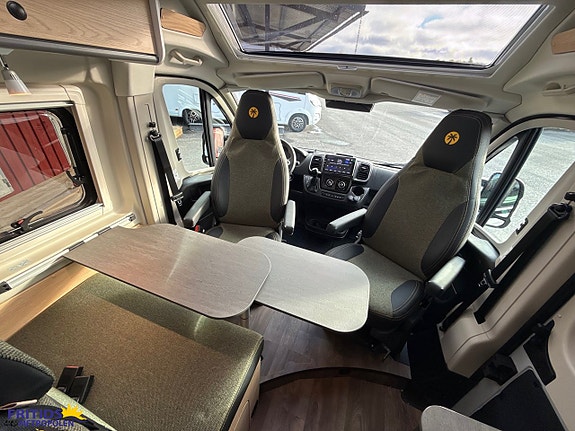 Sunlight Cliff 602 X Adventure Dieselvärme-Skyroof-Variobadrum 16 of 17