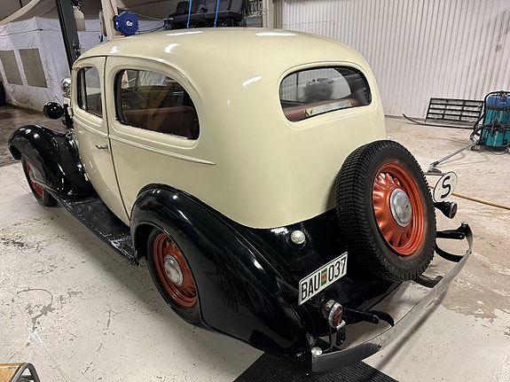Chevrolet Standard Six 5 of 11