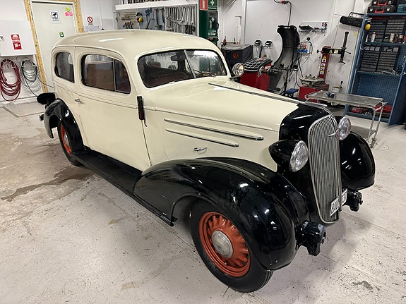 Chevrolet Standard Six 3 of 11