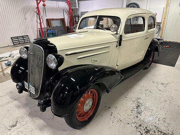 Chevrolet Standard Six 4 of 11