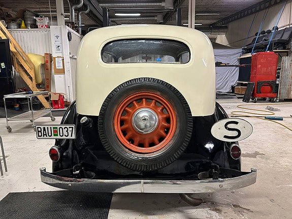 Chevrolet Standard Six 2 of 11