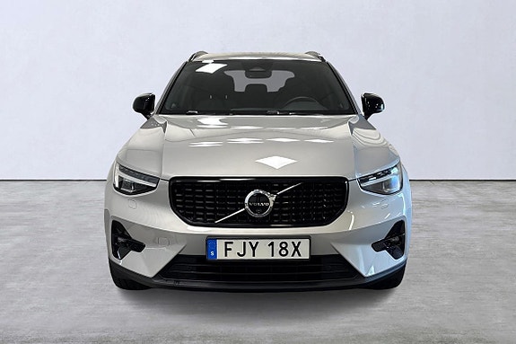 Volvo XC40 7 of 26