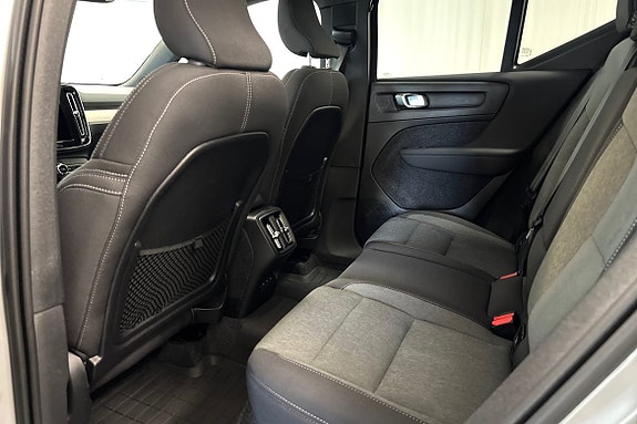 Volvo XC40 12 of 26