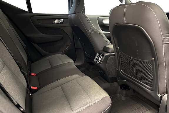 Volvo XC40 11 of 26