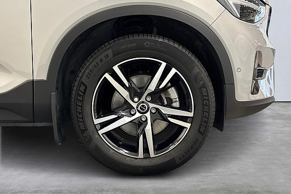 Volvo XC40 14 of 26