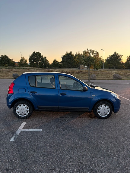 Dacia Sandero 4 of 10