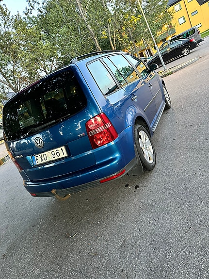 Volkswagen Touran 10 of 13
