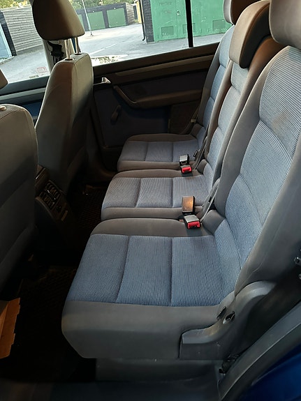 Volkswagen Touran 5 of 13