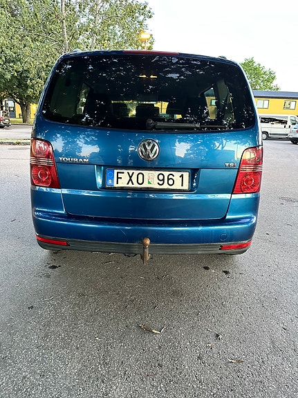 Volkswagen Touran 4 of 13