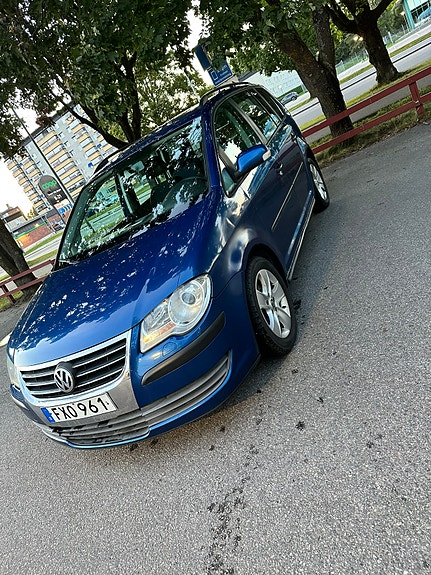 Volkswagen Touran 3 of 13