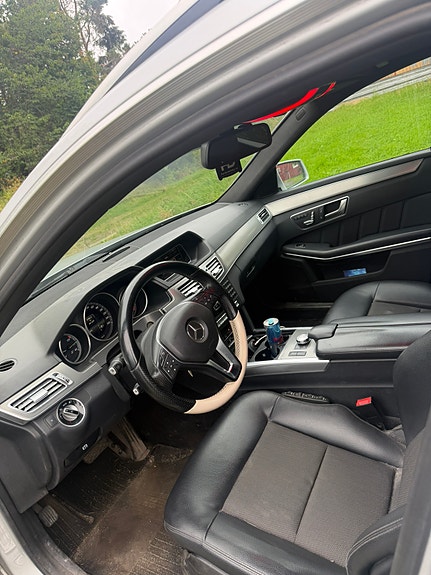 Mercedes-Benz E220 6 of 8