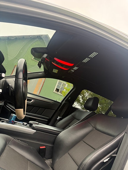 Mercedes-Benz E220 7 of 8