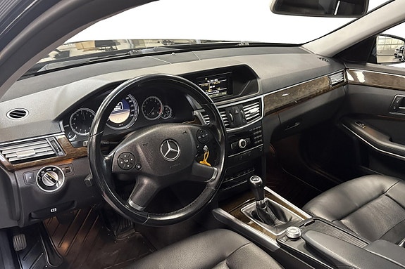Mercedes-Benz E200 5 of 15