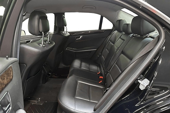 Mercedes-Benz E200 9 of 15