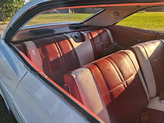 Chevrolet Impala 10 of 12