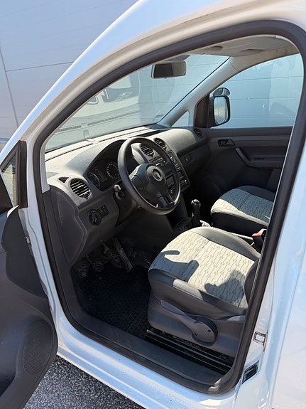 Volkswagen Caddy 18 of 23