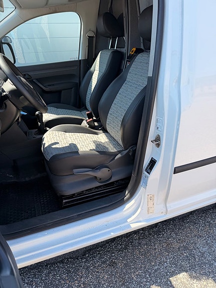 Volkswagen Caddy 17 of 23