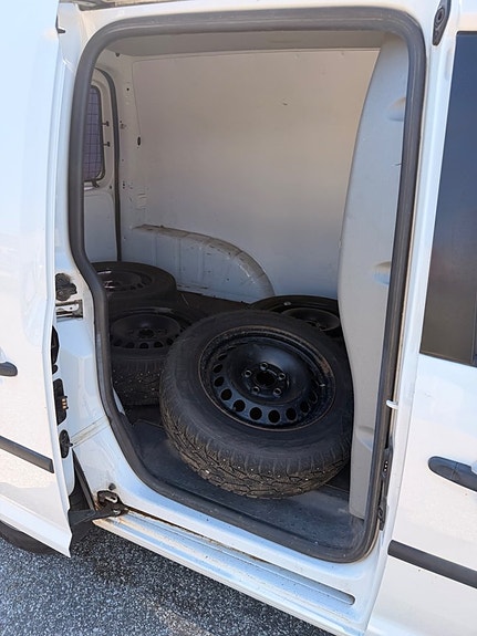 Volkswagen Caddy 13 of 23
