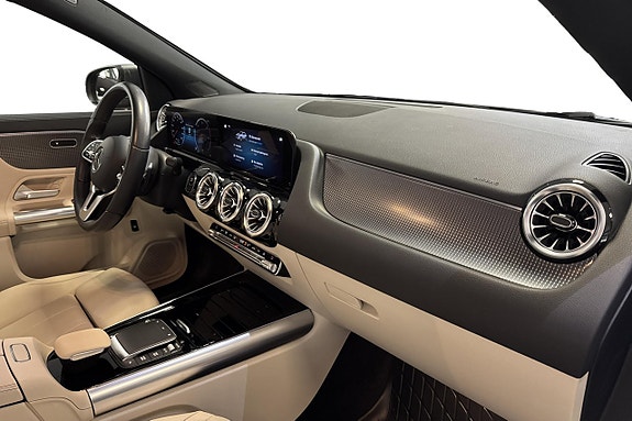 Mercedes-Benz EQA250+ 15 of 18