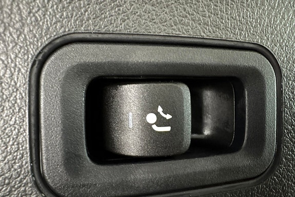 Mercedes-Benz EQA250+ 16 of 18