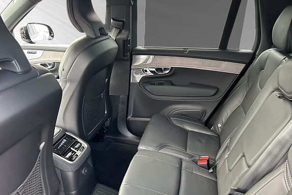 Volvo XC90 9 of 12