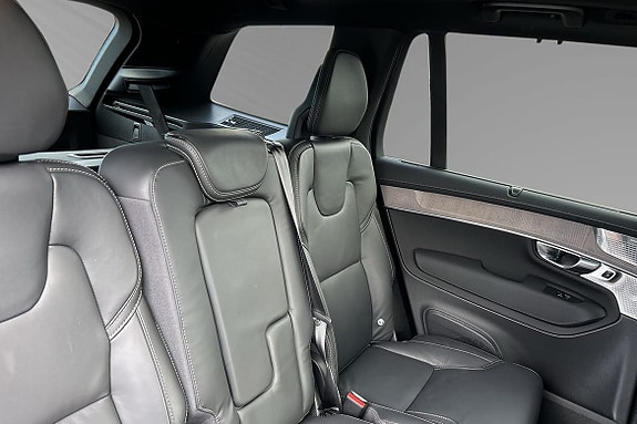 Volvo XC90 12 of 12