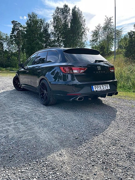 Seat Leon 3 of 5
