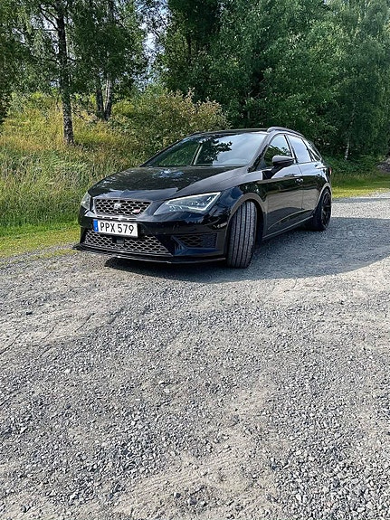 Seat Leon 2 of 5