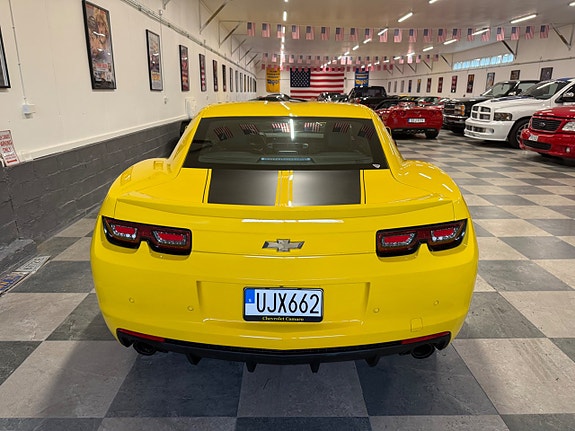 Chevrolet Camaro 15 of 30