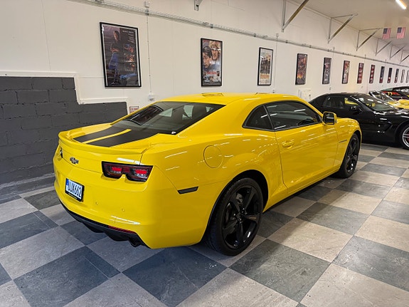 Chevrolet Camaro 16 of 30