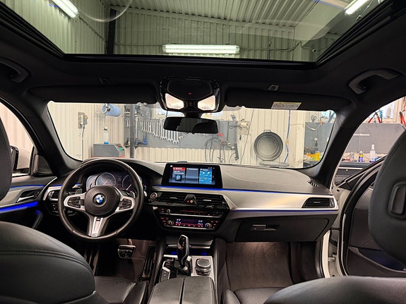 BMW 530i 16 of 18