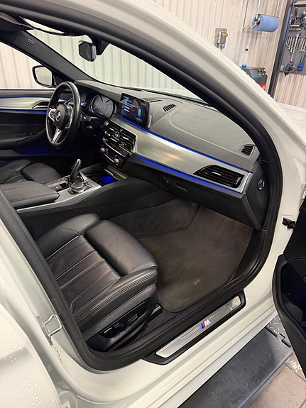 BMW 530i 14 of 18