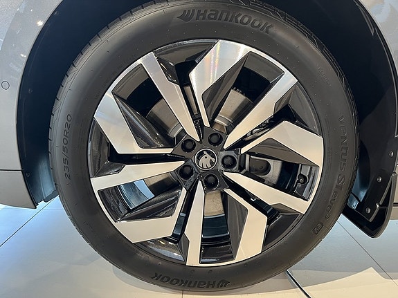 Skoda Enyaq 5 of 10