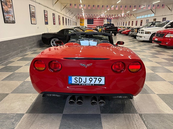 Chevrolet Corvette 12 of 30