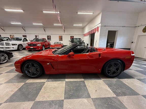 Chevrolet Corvette 9 of 30